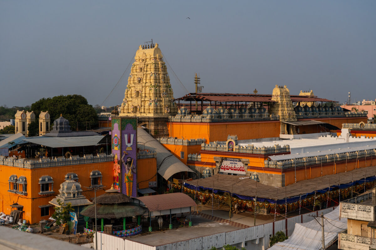 Hyderabad To Bhadrachalam Tempo Traveller