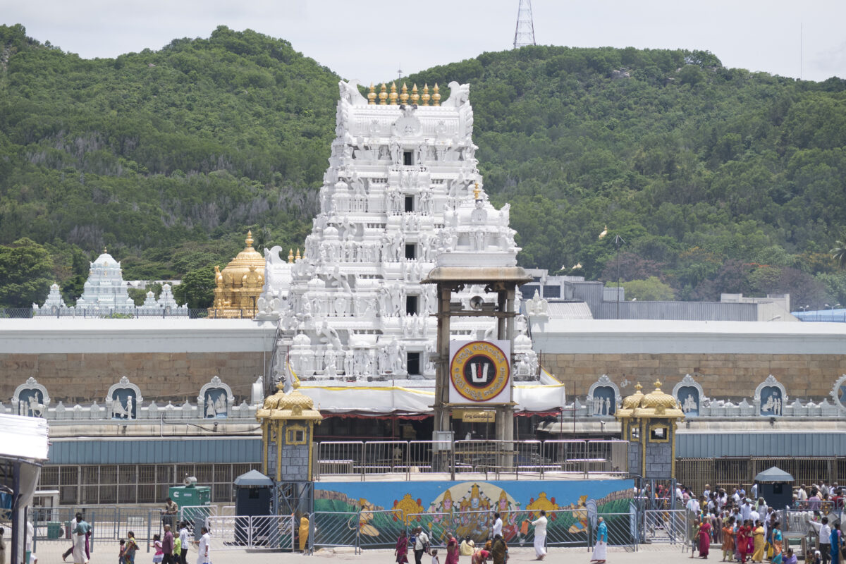 hyderabad to tirupati tempo traveller